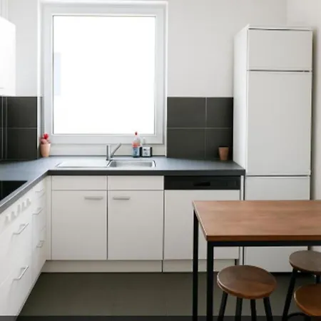 Marie Zentral Bequem *